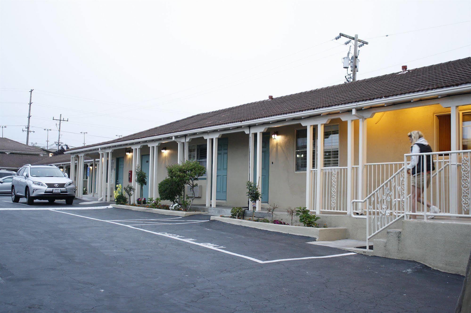 El Castell Motel Monterey Ngoại thất bức ảnh